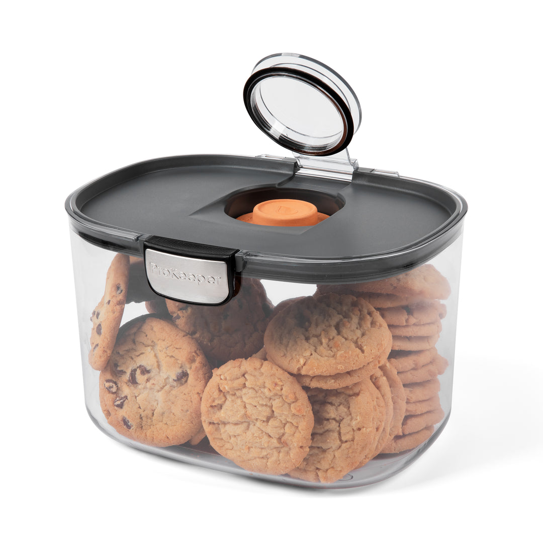 airtight container with cookies