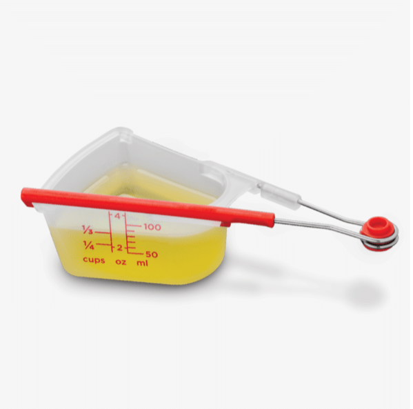 self-leveling measuring cup with oil