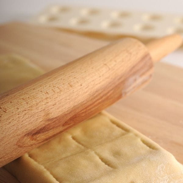 https://www.kooihousewares.com/cdn/shop/files/norpro-pasta-makers-norpro-ravioli-maker-with-press-29611153817635_grande.jpg?v=1690788067