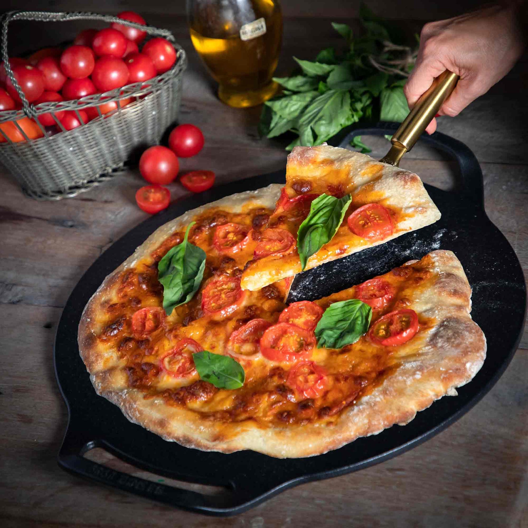 15 inch Seasoned Cast Iron Pizza Pan Set